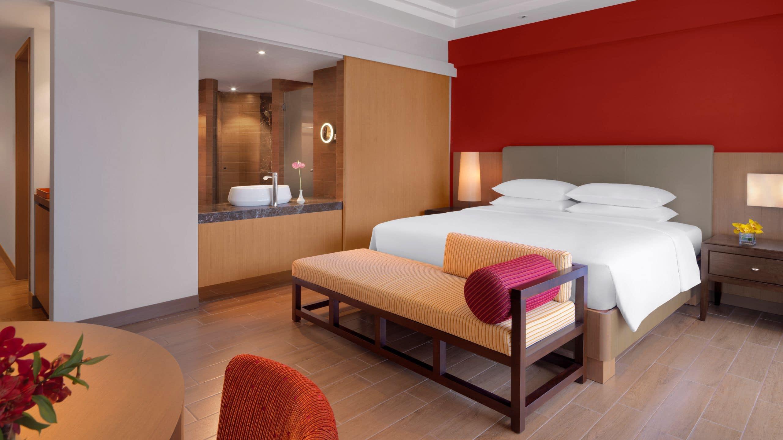 Hyatt Regency Kuantan Resort Екстериор снимка A bedroom at the hotel