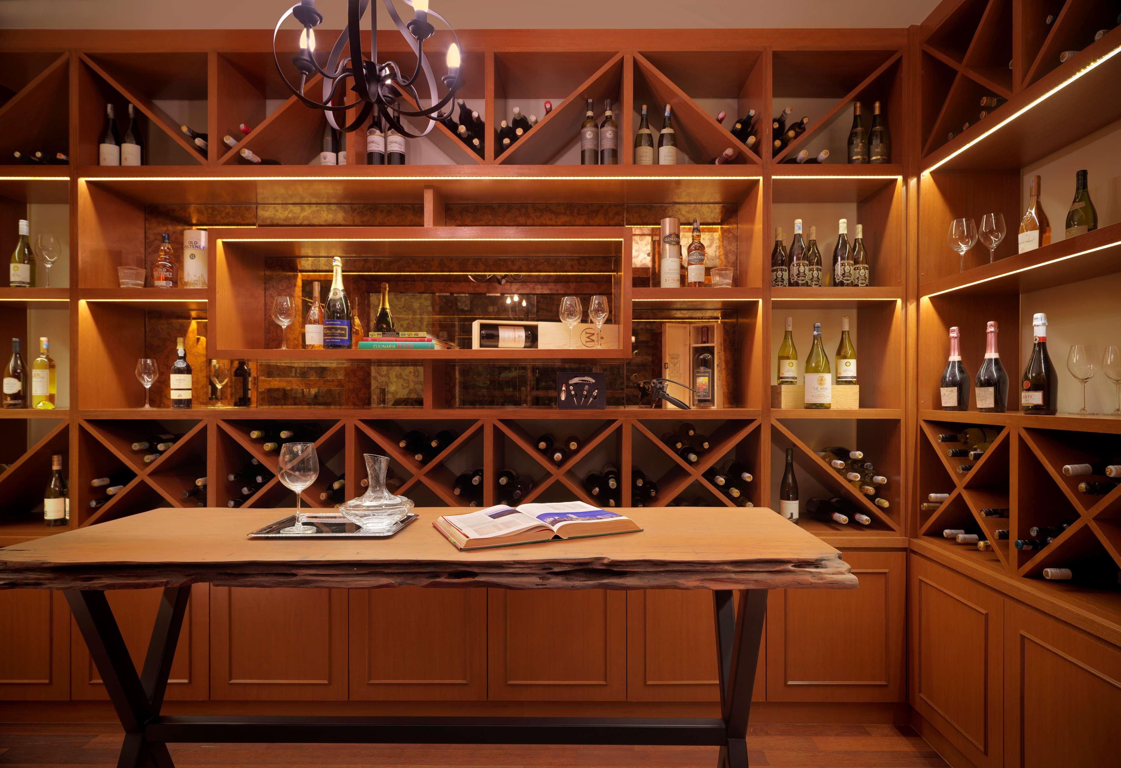 Hyatt Regency Kuantan Resort Екстериор снимка Wine cellar