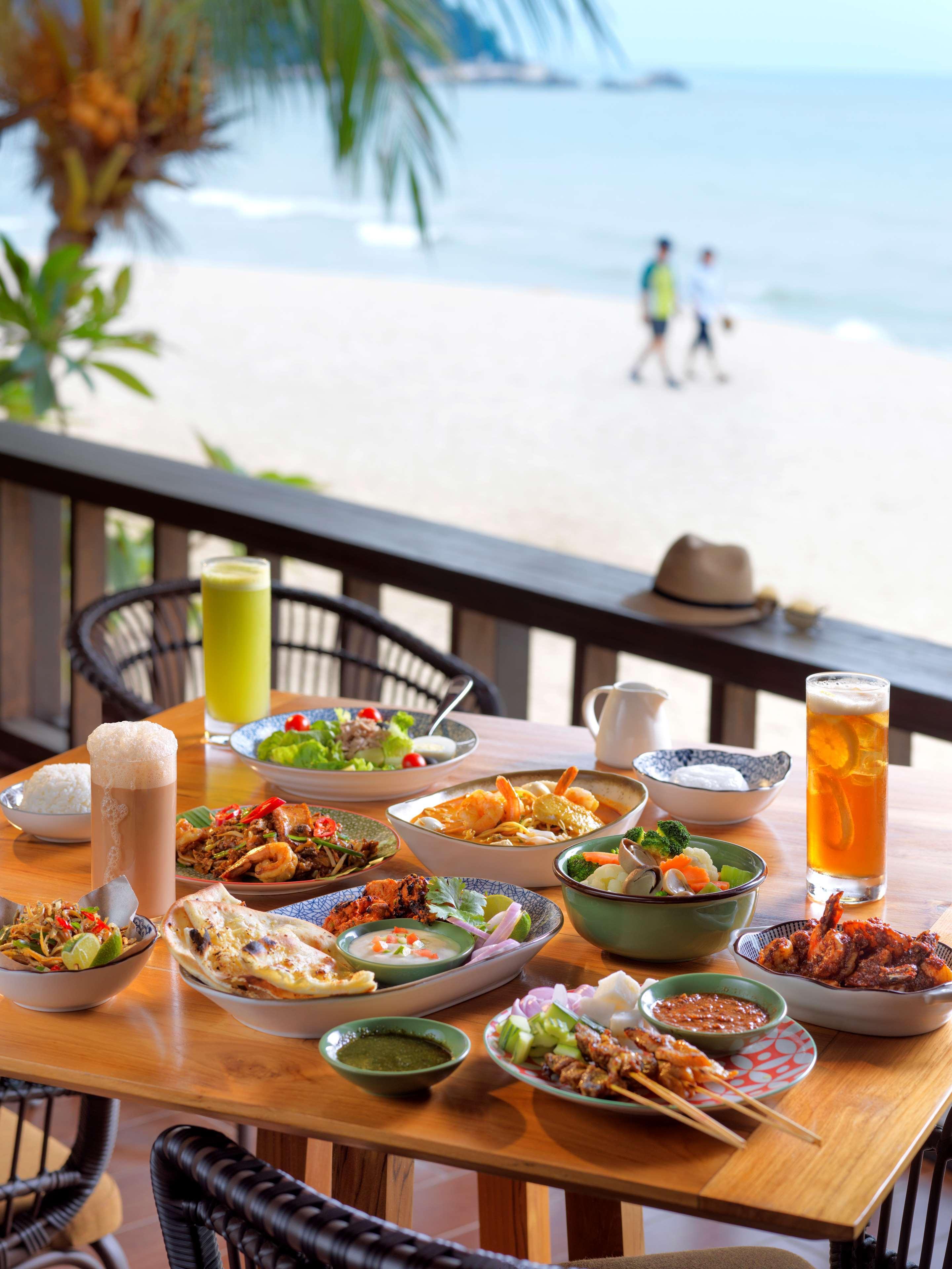 Hyatt Regency Kuantan Resort Екстериор снимка A selection of Thai cuisine