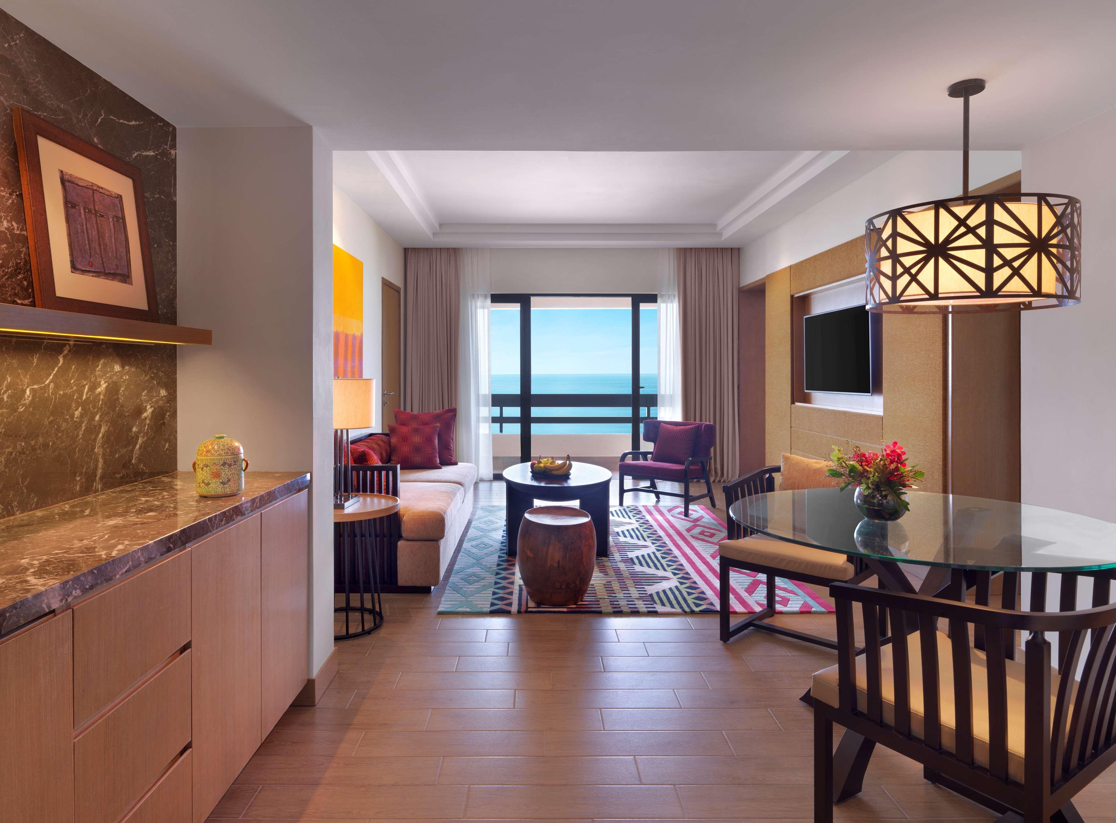 Hyatt Regency Kuantan Resort Екстериор снимка A suite at the W Maldives
