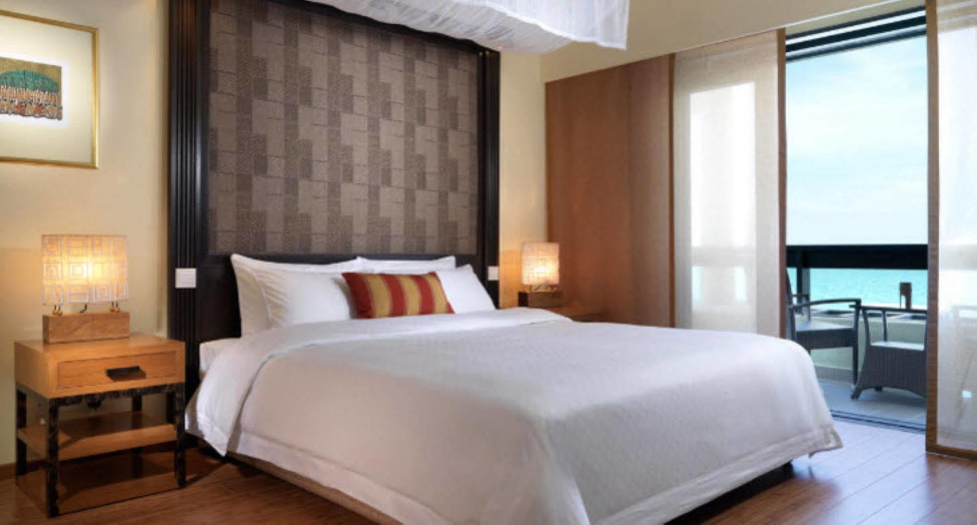 Hyatt Regency Kuantan Resort Екстериор снимка A bedroom at the W Maldives