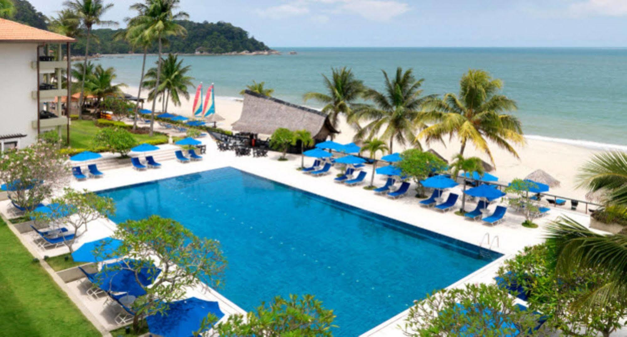 Hyatt Regency Kuantan Resort Екстериор снимка The swimming pool at the resort